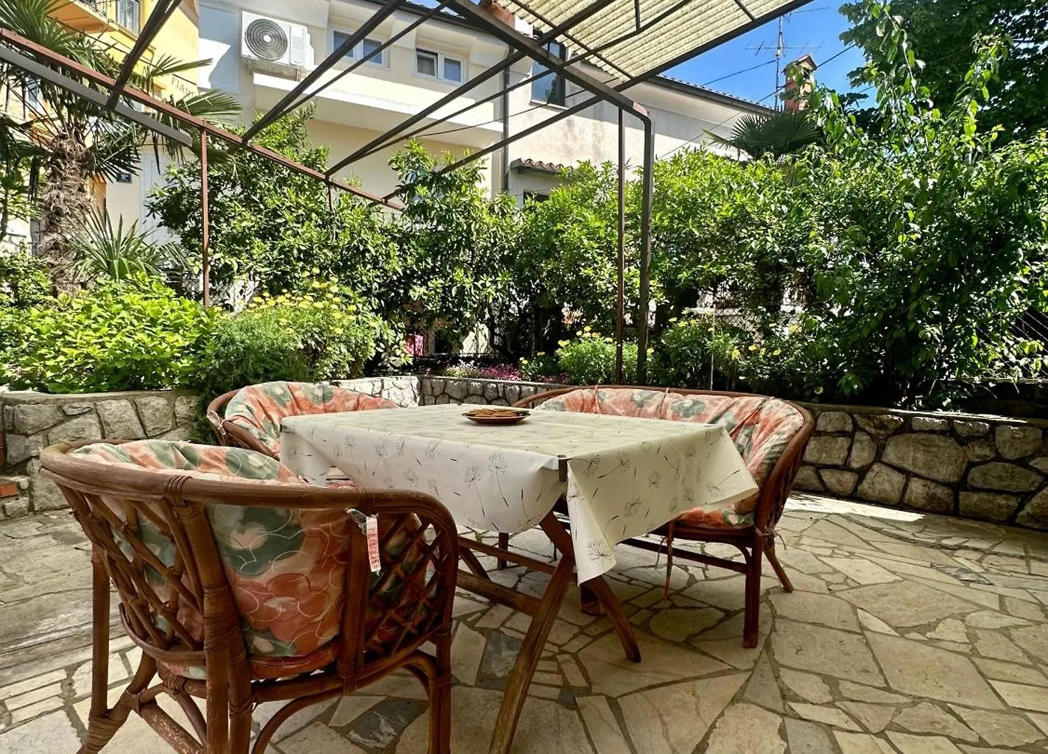 Retro Apartment 78M2 Opatija